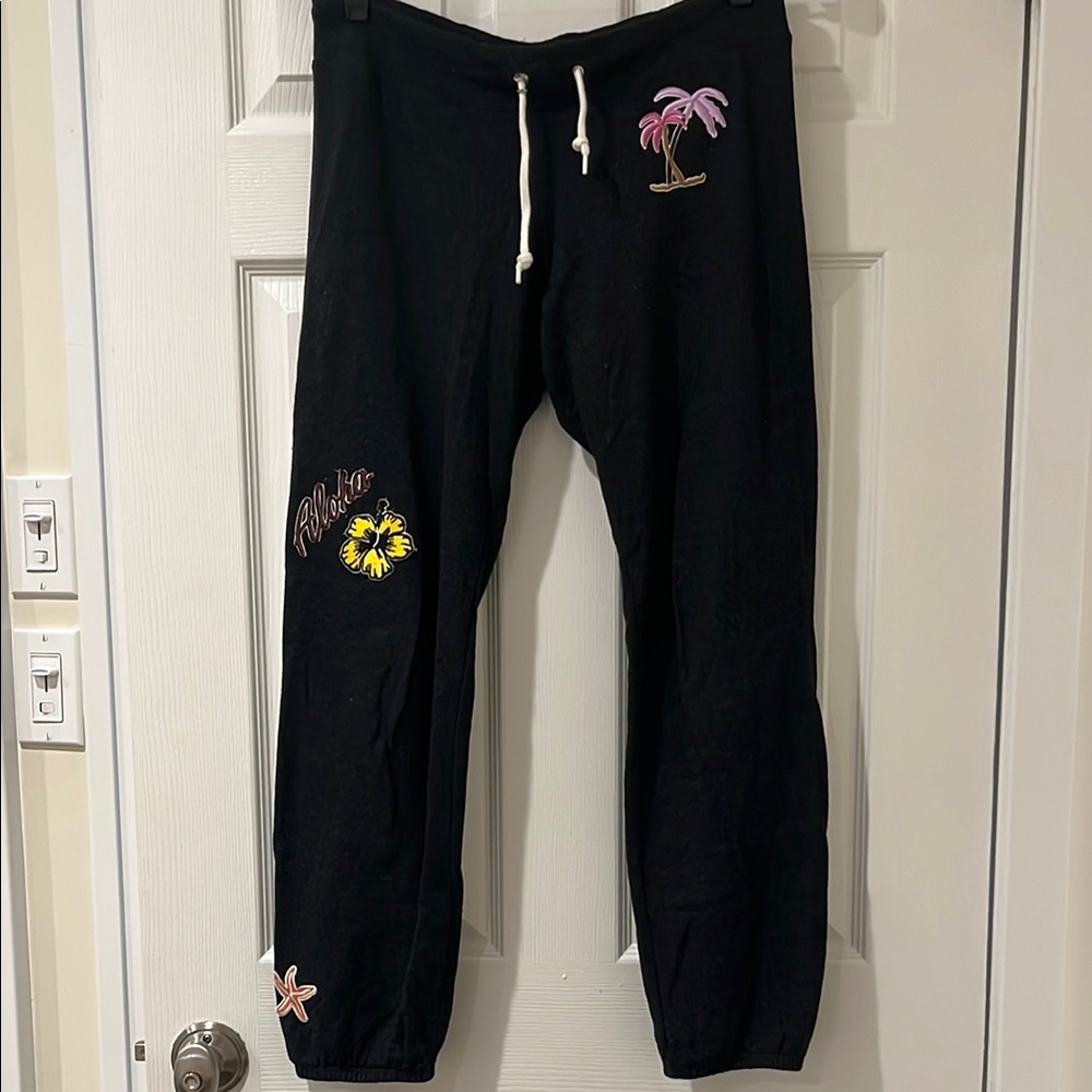 Monrow Black Sweatpants Joggers with sewn-on Tropical Patches Xs